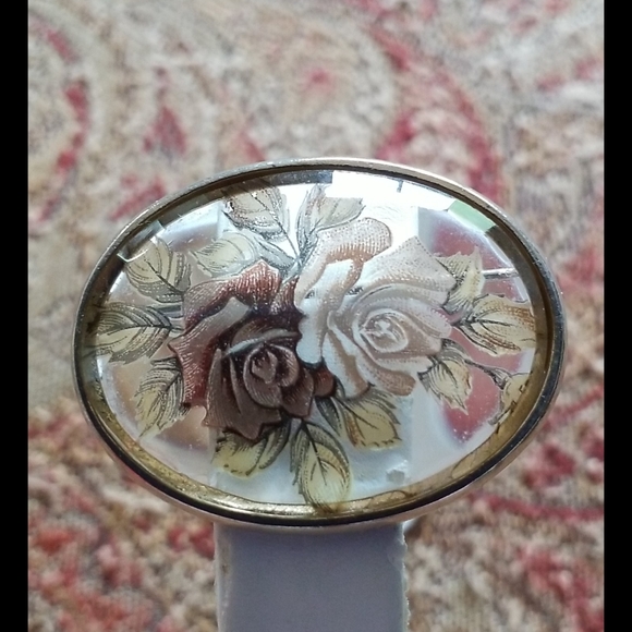 Etched Roses Brooch - Picture 2 of 16